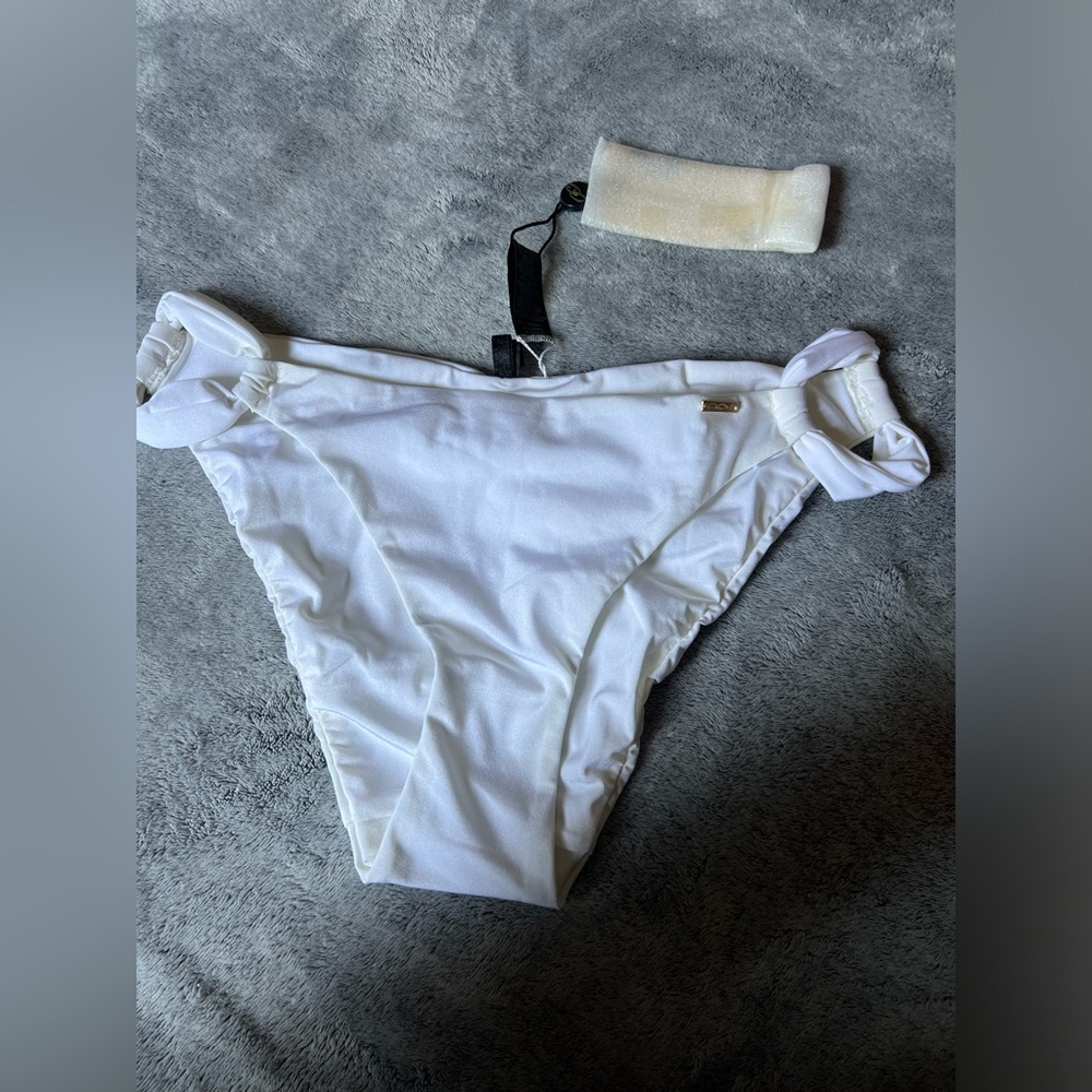 A.Che bikini pearl bottom